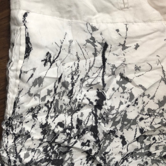 Super cute black and white shorts - Picture 2 of 5